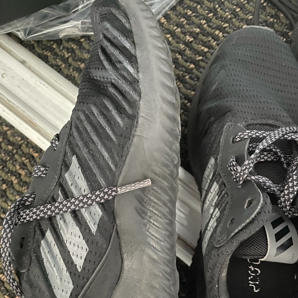 running shoes Adidas size US 5.5